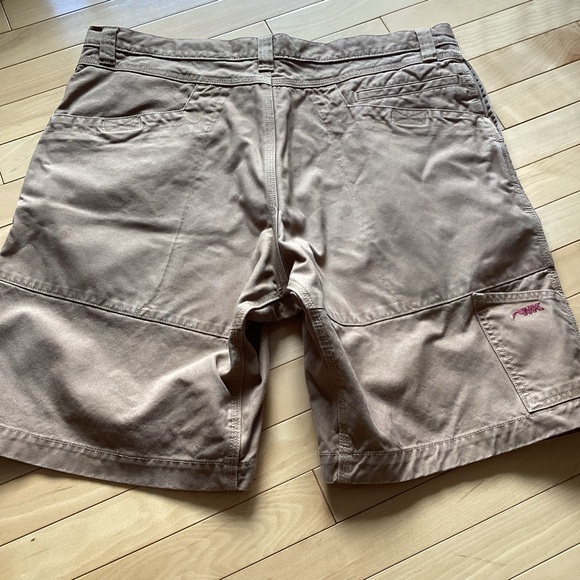 MOUNTAIN KHAKIS Alpine tan men’s shorts size 40 - Picture 2 of 7